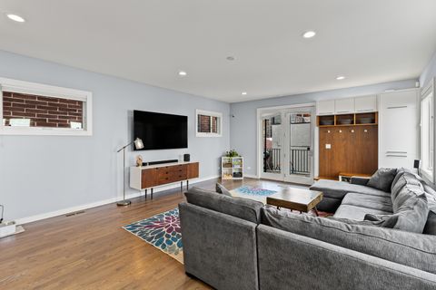 Tiny photo for 2320 N Hamilton Avenue #1, Chicago, IL 60647 (MLS # 12352052)