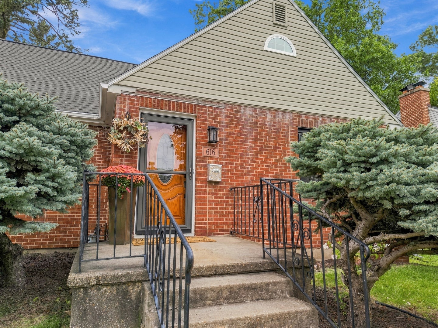 616 W 11th Street