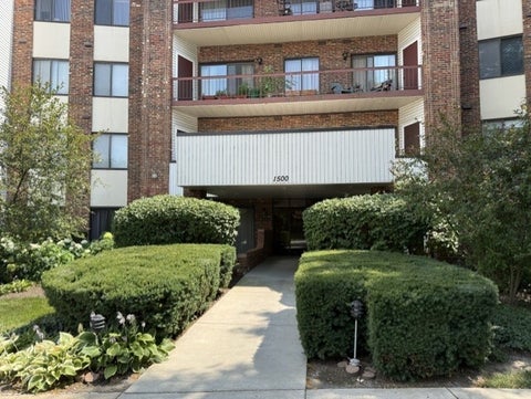 Photo of 1500 Harbour Drive #1S, Wheeling, IL 60090 (MLS # 12713191)