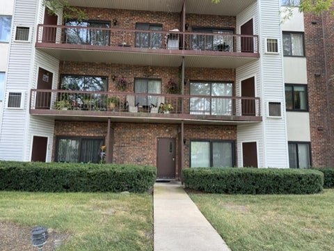 Tiny photo for 1500 Harbour Drive #1S, Wheeling, IL 60090 (MLS # 12713191)