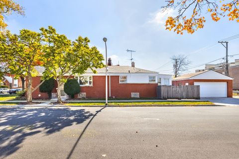 Photo of 9000 S Cornell Avenue, Chicago, IL 60617 (MLS # 12489329)