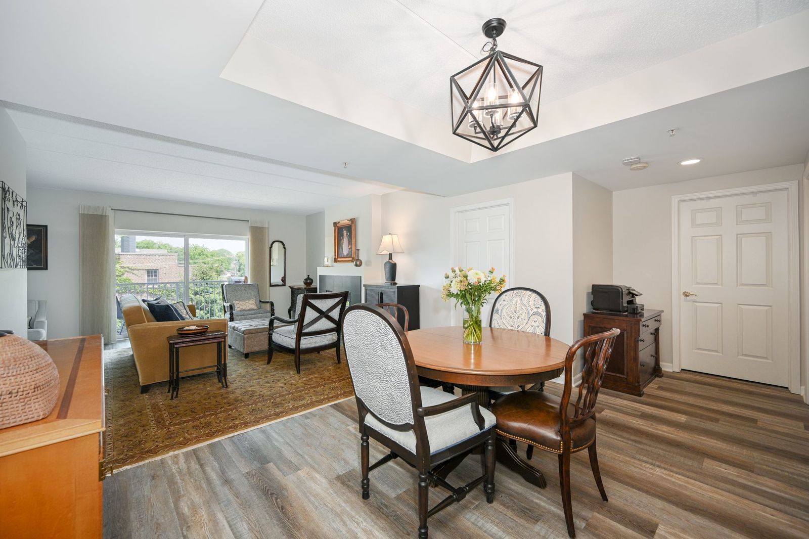 570 Crescent Boulevard 307