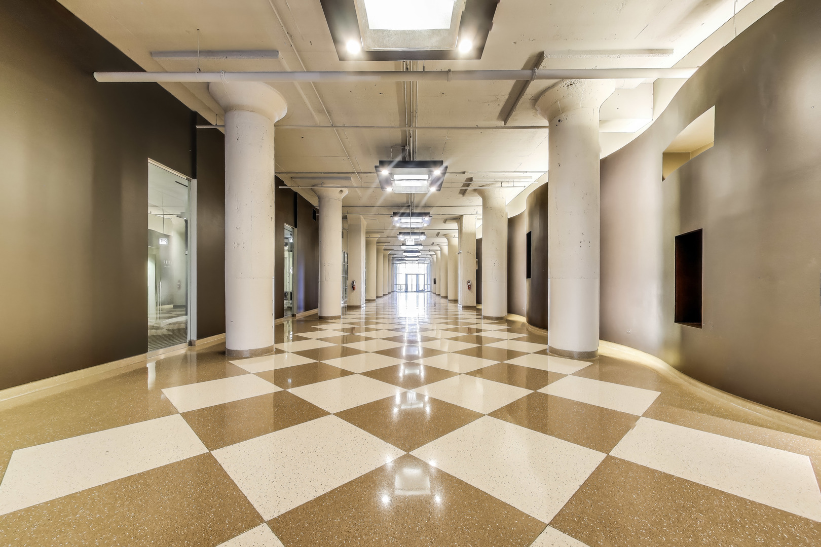 900 N Kingsbury Street 821