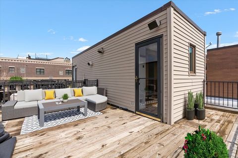 Tiny photo for 1447 N CLEVELAND Avenue #G, Chicago, IL 60610 (MLS # 12609740)