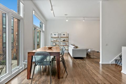 Tiny photo for 1447 N CLEVELAND Avenue #G, Chicago, IL 60610 (MLS # 12609740)