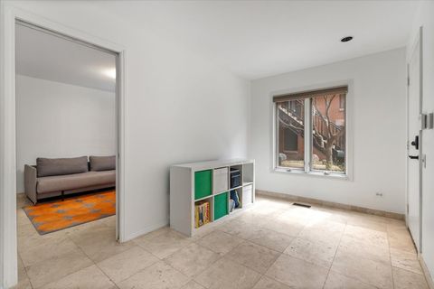 Tiny photo for 1447 N CLEVELAND Avenue #G, Chicago, IL 60610 (MLS # 12609740)