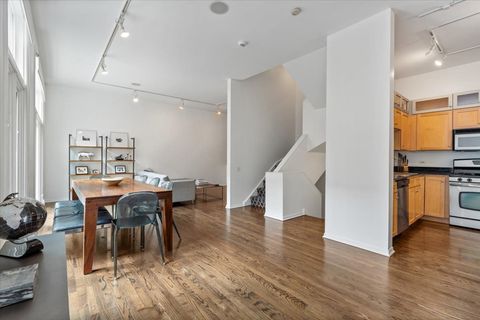 Tiny photo for 1447 N CLEVELAND Avenue #G, Chicago, IL 60610 (MLS # 12609740)