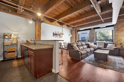 Tiny photo for 225 W Huron Street #212, Chicago, IL 60654 (MLS # 12491367)