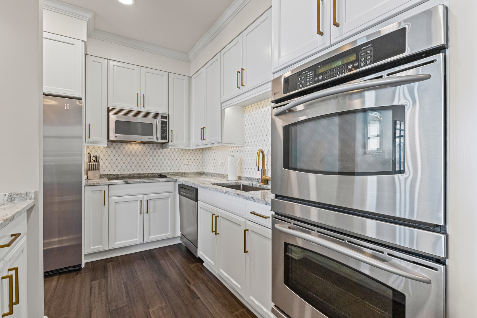 1335 S Prairie Avenue 1003