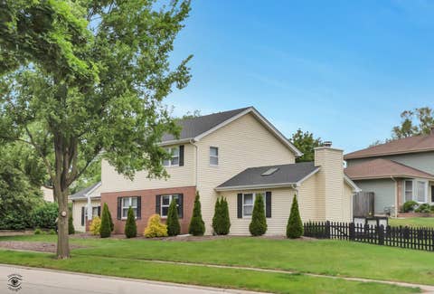 Tiny photo for 8348 Adbeth Avenue, Woodridge, IL 60517 (MLS # 12735457)