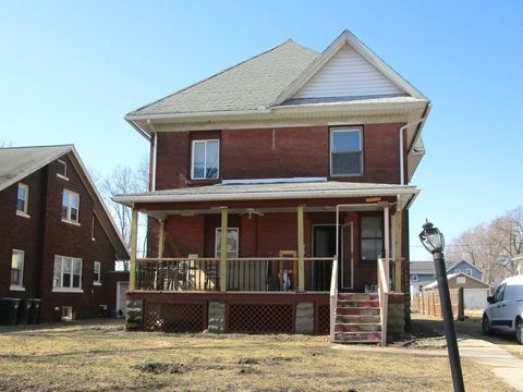 Photo of 105 6th Avenue, Sterling, IL 61081 (MLS # 12482026)