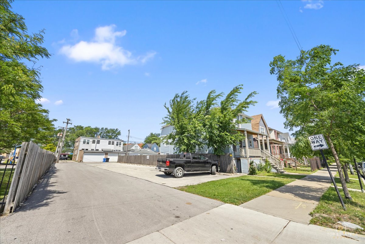 3616 N Kedzie Avenue 1