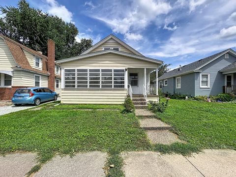 Photo of 1525 41st Street, Rock Island, IL 61201 (MLS # 12713867)