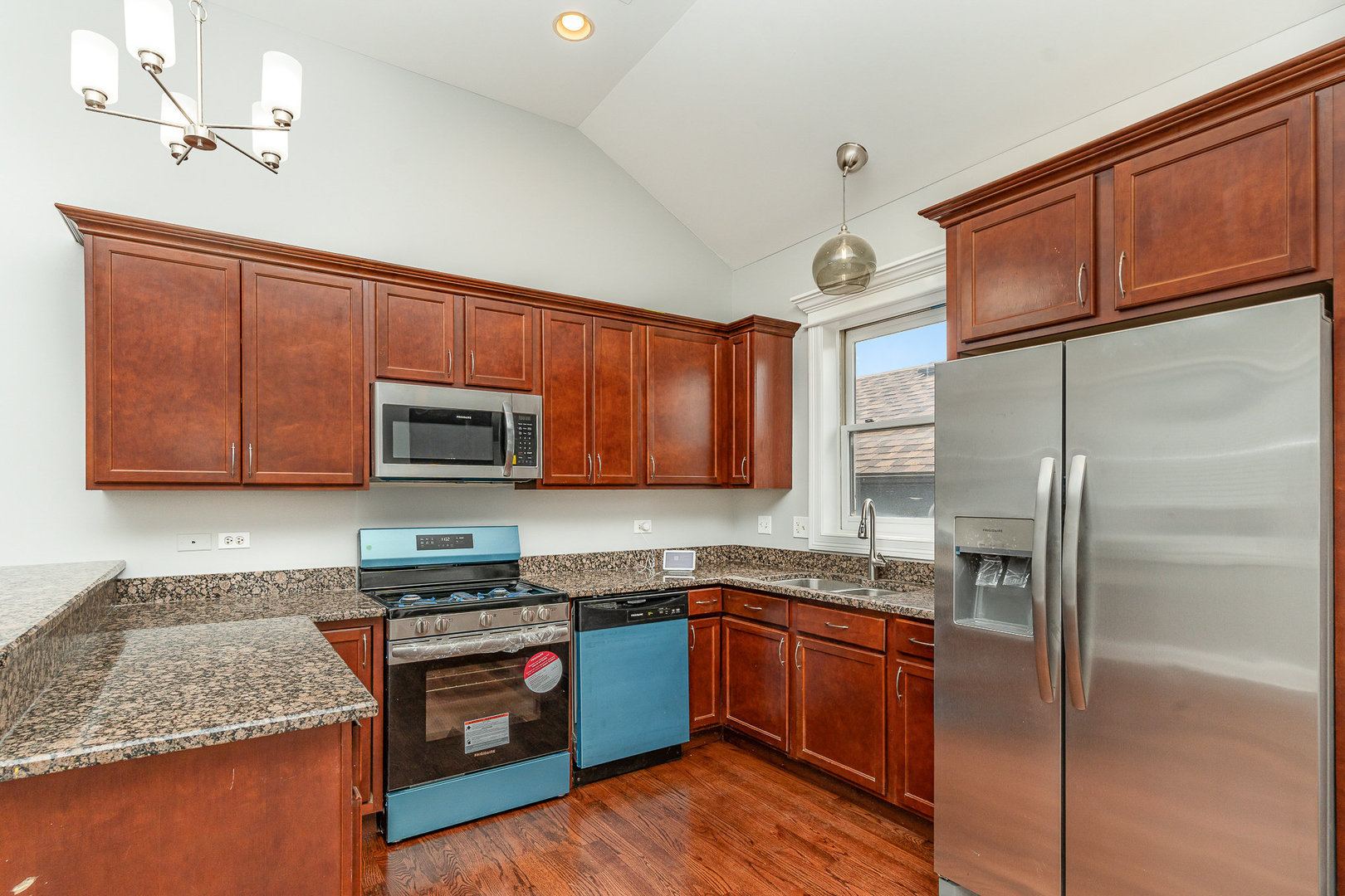 641 E 50TH Street 3