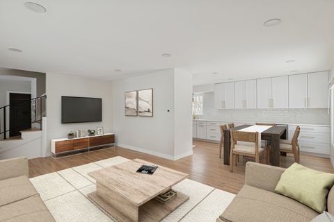 Tiny photo for 827 5th Avenue, Libertyville, IL 60048 (MLS # 12526627)