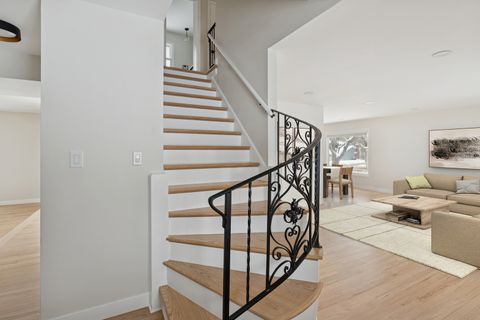 Tiny photo for 827 5th Avenue, Libertyville, IL 60048 (MLS # 12526627)