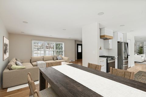 Tiny photo for 827 5th Avenue, Libertyville, IL 60048 (MLS # 12526627)