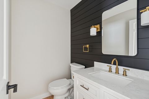 Tiny photo for 827 5th Avenue, Libertyville, IL 60048 (MLS # 12526627)