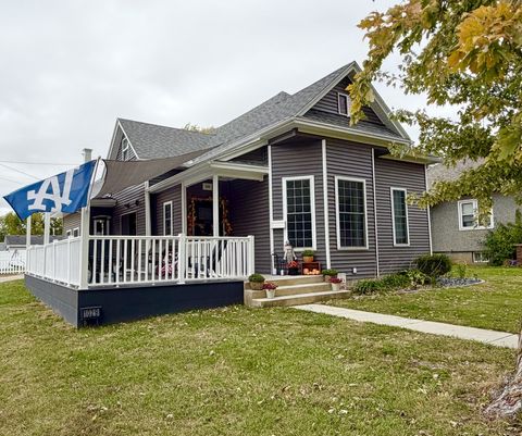 Photo of 1029 Creve Coeur Street, Lasalle, IL 61301 (MLS # 12501947)