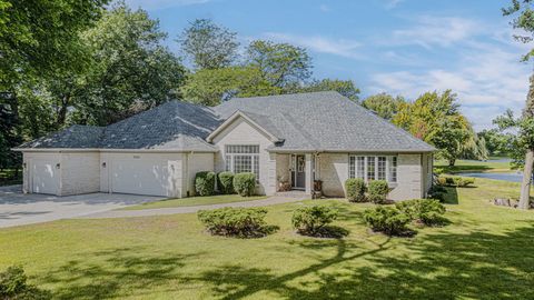 Tiny photo for 10N836 Lakeside Court, Elgin, IL 60124 (MLS # 12470240)
