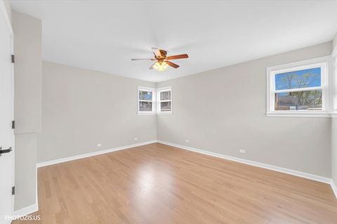 Tiny photo for 2112 Portsmouth Avenue, Westchester, IL 60154 (MLS # 12625795)