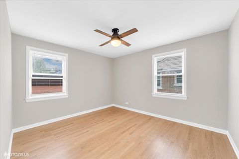 Tiny photo for 2112 Portsmouth Avenue, Westchester, IL 60154 (MLS # 12625795)