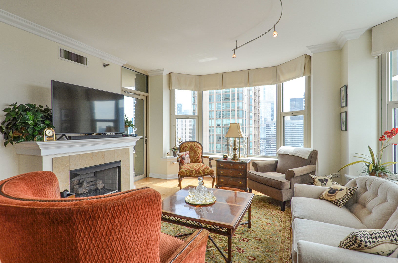 25 E Superior Street 3701