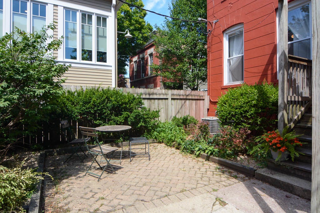 1129 N WINCHESTER Avenue CH2