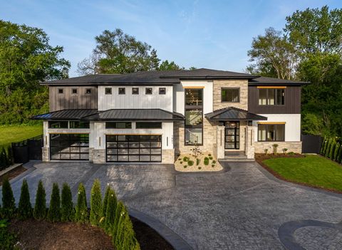 Photo of 1801 N Clarence Avenue, Arlington Heights, IL 60004 (MLS # 12656582)
