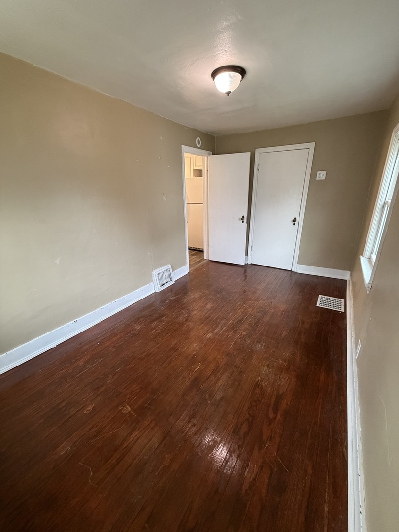 233 N Jones