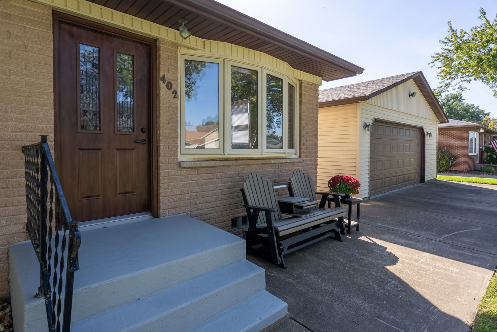 402 4th Avenue W