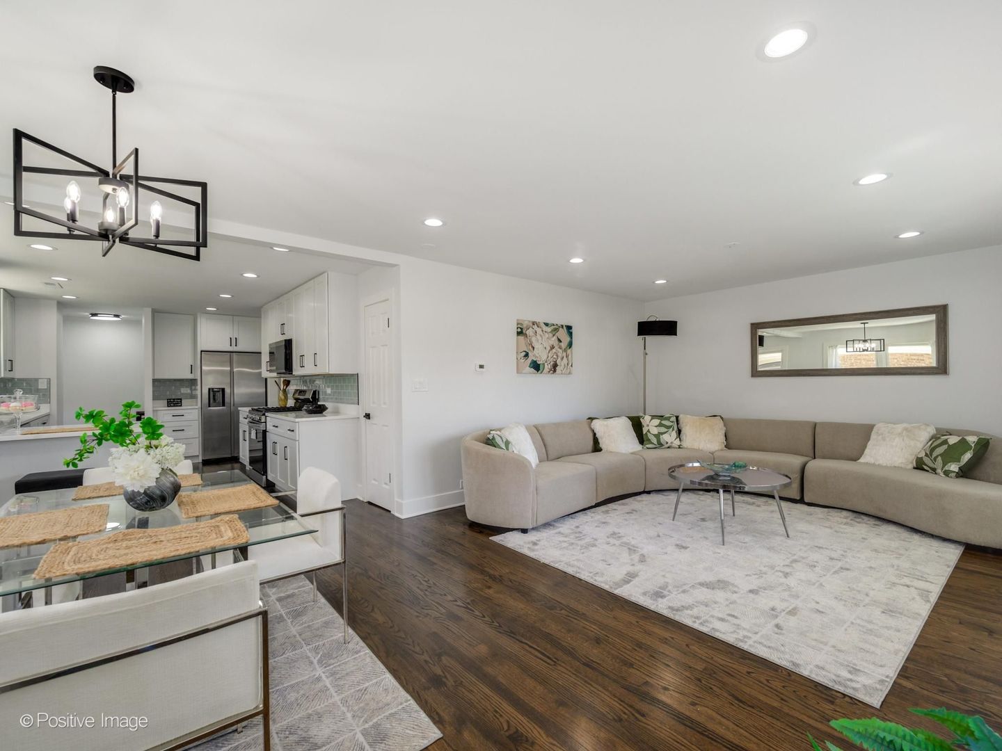 Properties 2 5720 Reba Street