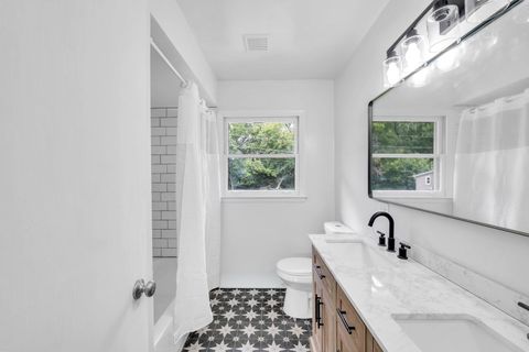 Tiny photo for 360 Poplar Street, Crystal Lake, IL 60014 (MLS # 12465630)
