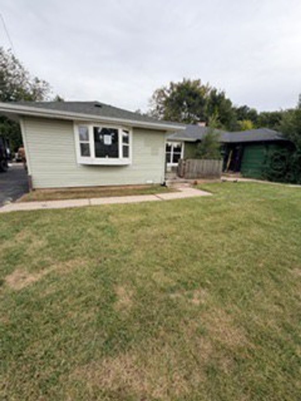 Photo for 3210 Mcbreen Avenue, Robbins, IL 60472 (MLS # 12496951)