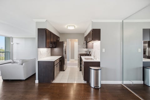Tiny photo for 40 N Tower Road #7E, Oak Brook, IL 60523 (MLS # 12761995)