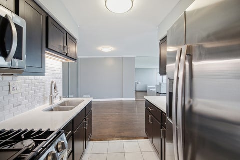 Tiny photo for 40 N Tower Road #7E, Oak Brook, IL 60523 (MLS # 12761995)