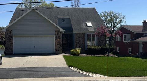 187 Hilltop Drive Lake In The Hills IL 60156