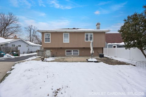 Tiny photo for 330 N Fairfield Avenue, Lombard, IL 60148 (MLS # 12528792)