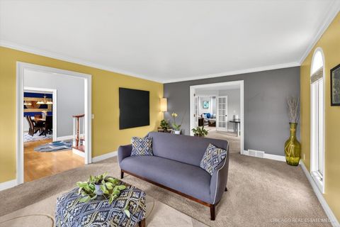 Tiny photo for 676 Old Westbury Road, Crystal Lake, IL 60012 (MLS # 12634225)