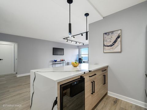 Tiny photo for 6157 N Sheridan Road #9J, Chicago, IL 60660 (MLS # 12642417)