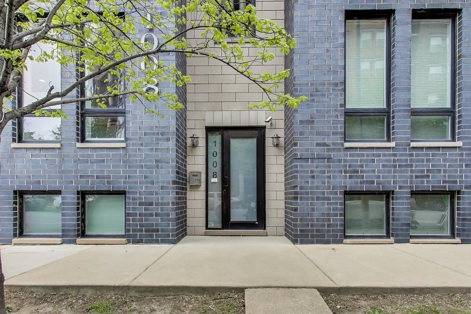 1008 N Larrabee Street PH-4S