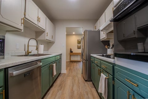 Tiny photo for 5 Saulsbury Circle, West Frankfort, IL 62896 (MLS # 100539113)