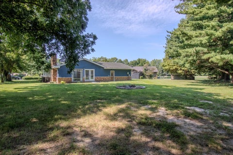 Tiny photo for 5 Saulsbury Circle, West Frankfort, IL 62896 (MLS # 100539113)