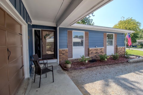 Tiny photo for 5 Saulsbury Circle, West Frankfort, IL 62896 (MLS # 100539113)