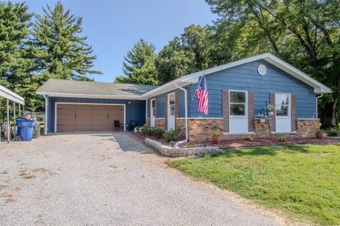 Photo of 5 Saulsbury Circle, West Frankfort, IL 62896 (MLS # 100539113)