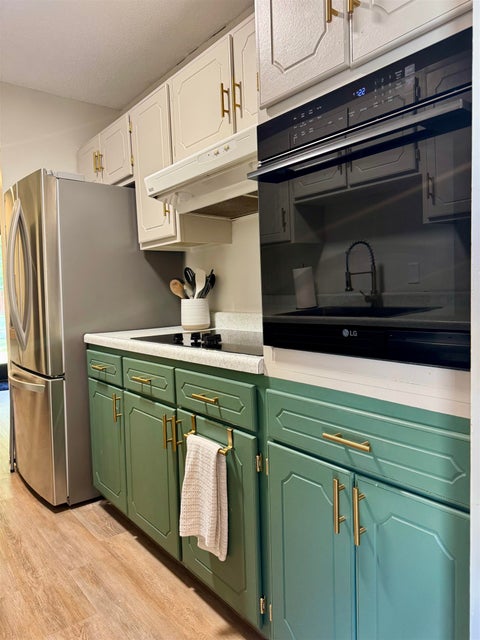 Tiny photo for 5 Saulsbury Circle, West Frankfort, IL 62896 (MLS # 100539113)