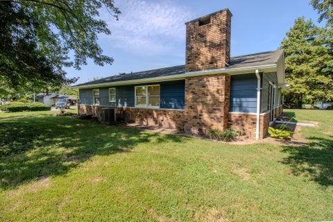 Tiny photo for 5 Saulsbury Circle, West Frankfort, IL 62896 (MLS # 100539113)