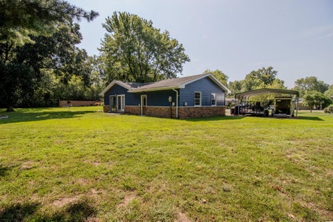 Tiny photo for 5 Saulsbury Circle, West Frankfort, IL 62896 (MLS # 100539113)