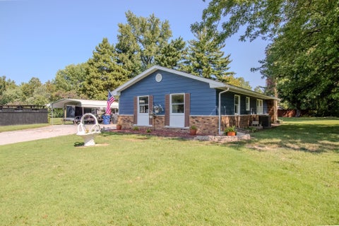 Tiny photo for 5 Saulsbury Circle, West Frankfort, IL 62896 (MLS # 100539113)