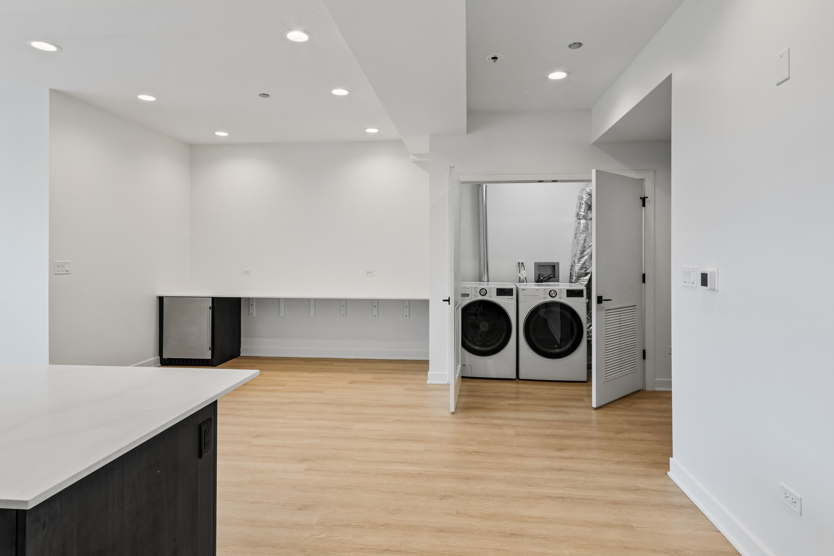 1801 W Grand Avenue 202